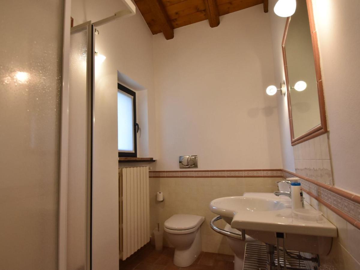 Apartment La Corte Bricca - Trilo B By Interhome Castana  Экстерьер фото